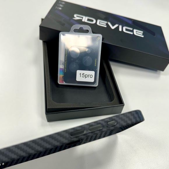 Reborn carbon fiber IPhone 15 Pro Max case with MagSafe and glass camera… - Picture 4 of 4